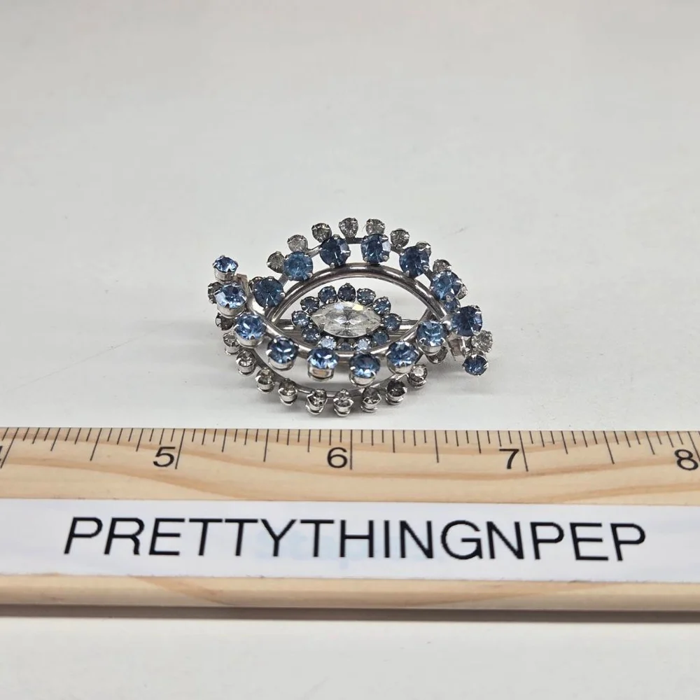 Vintage Brooch Women's Eye Shape Silver Blue Rhinestone Excellent Condition
